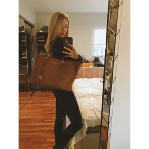 Michael Kors Jet Set Medium Tote
